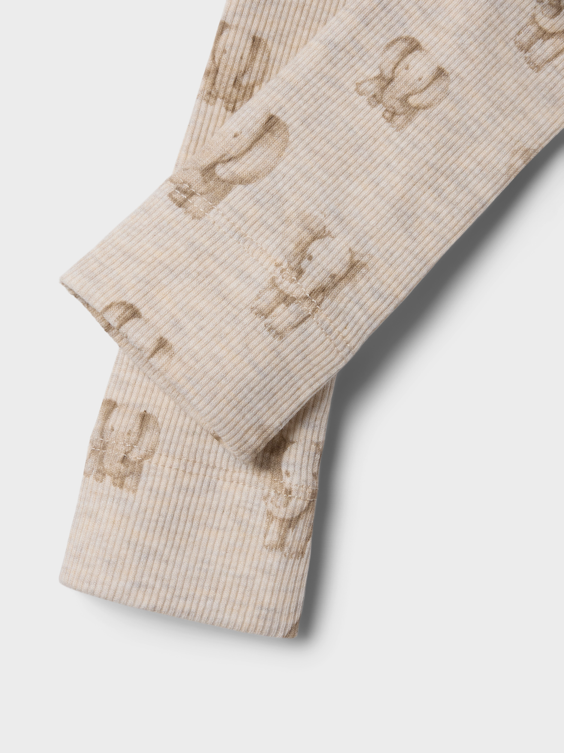 model_shot-front_full